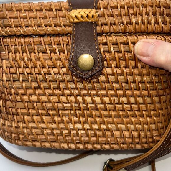 Vintage Handmade Wicker Basket and Leather Crossbody Bag - Picture 6 of 16